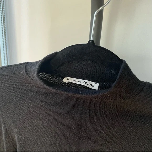 Reformation Cydney Top - Picture 8 of 10